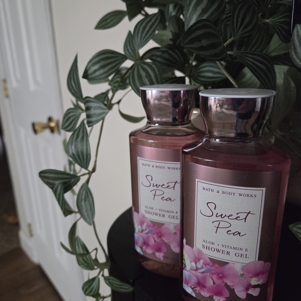 Bath & Body Works Sweet Pea Shower Gel - Pink and Silver